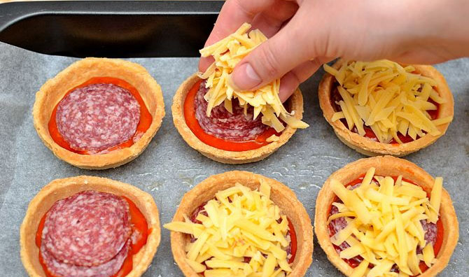 How to make Mini Pizzas