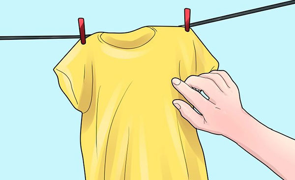 How to remove mould smell from clothes?