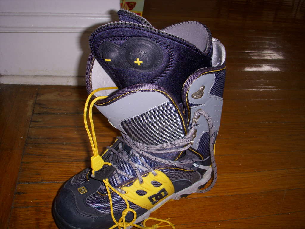 How to repair DC snowboard boots - LetsFixIt