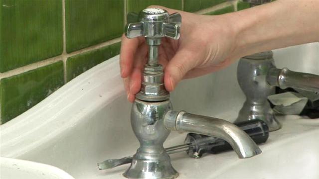 How To Replace A Bath Tap Washer Letsfixit - How To Replace A Washer In Bathroom Tap